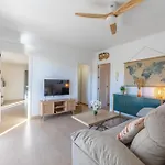 Brisa - Modern - By Rent *