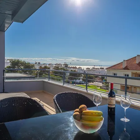 Brisa - Modern - By Rent Apartment *